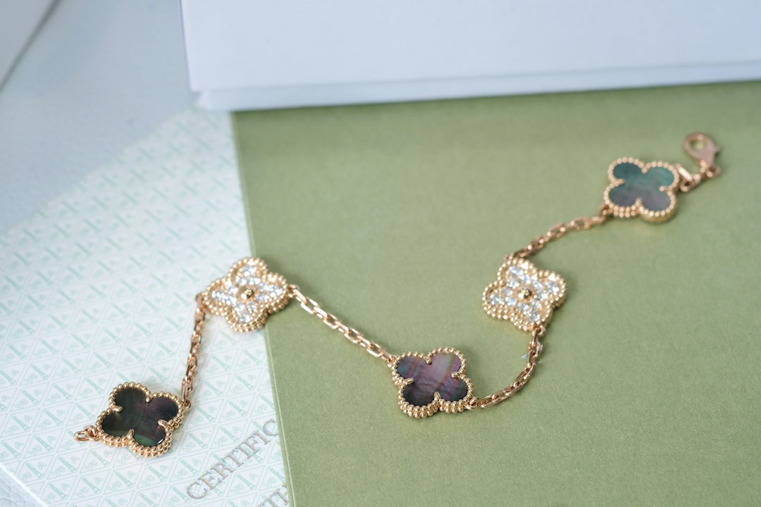 [Dawnora Jewelry] CLOVER 5 MOTIF GRAY MOP BRACELET COLLECTION