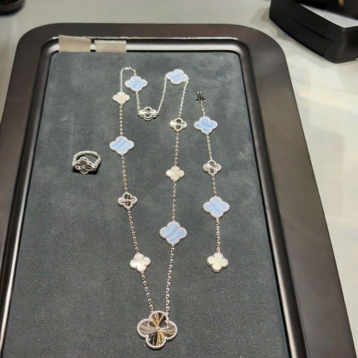 [Dawnora Jewelry]DETACHABLE CLOVER 15(11+4) FLOWER SILVER NECKLACE SET