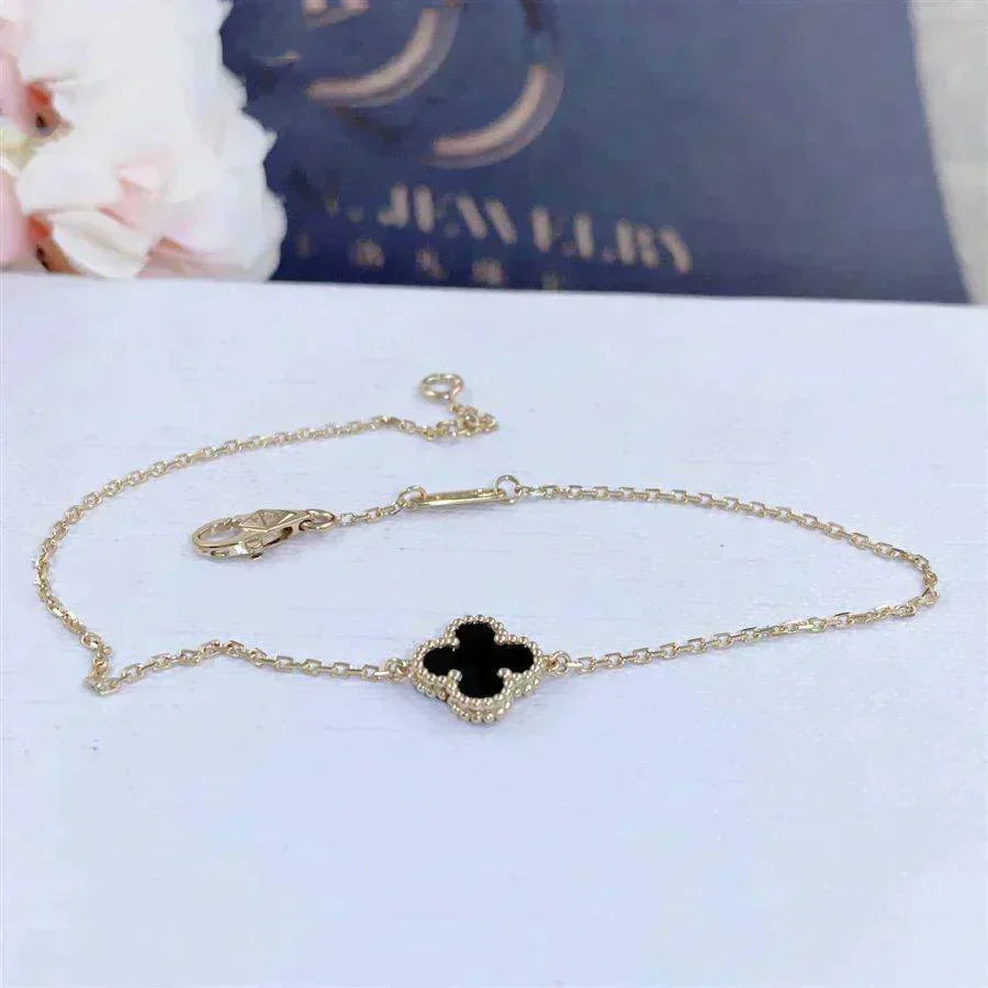 [Dawnora Jewelry]CLOVER ONYX SINGLE FLOWER BRACELET