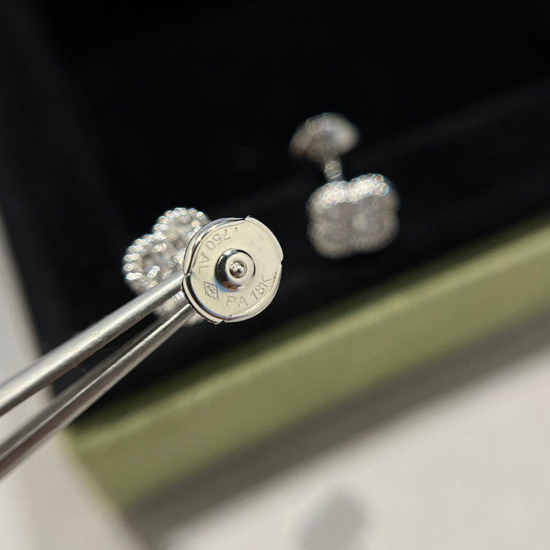 [Dawnora Jewelry]CLOVER MINI DIAMOND STUD EARRINGS